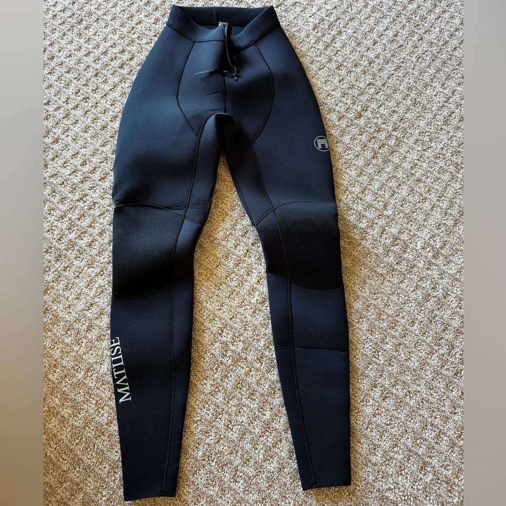 Matuse UNISEX DIVE PANT W/ HYDRASILK 2MM
Size 2 
Brand new never used